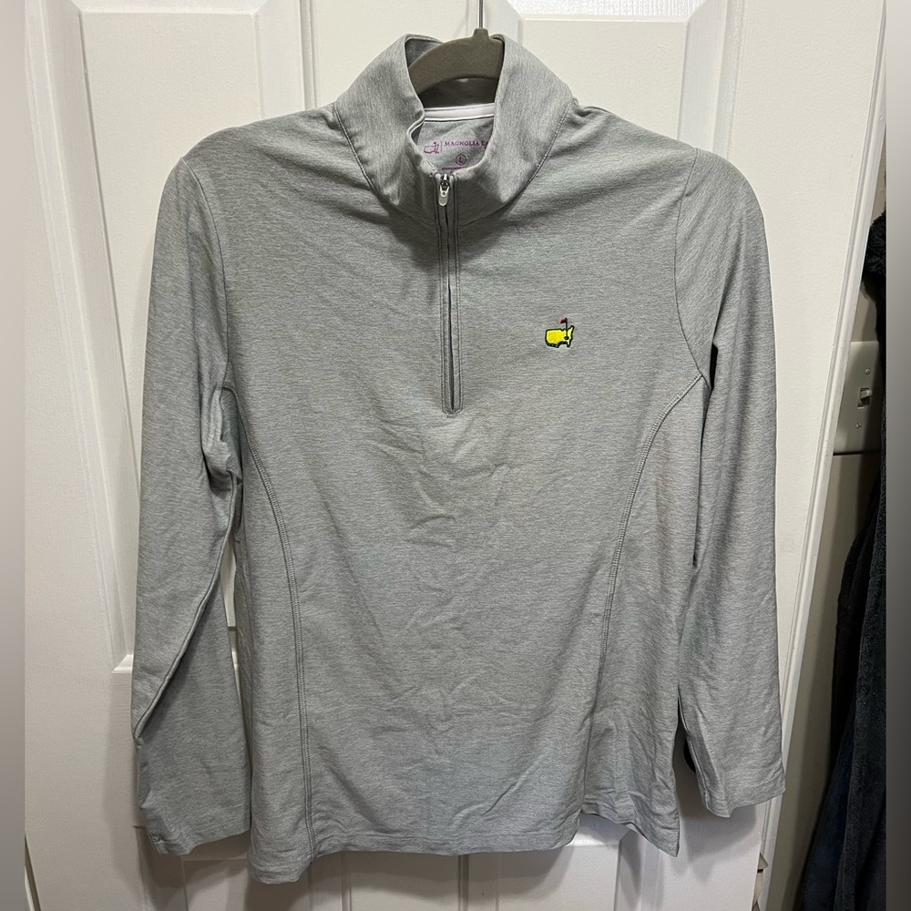 Women’s official Masters ⛳️ zip pullover in light gray. Size large (runs small).